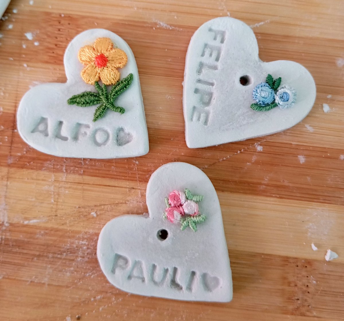 macradore's tweet photo. Encargos aún sin terminar. Cerámica fría ❤️❤️❤️ #CeramicaFria #ArteTerapia #Emprendedora 💪🏻 https://t.co/GZHeU0WoXs