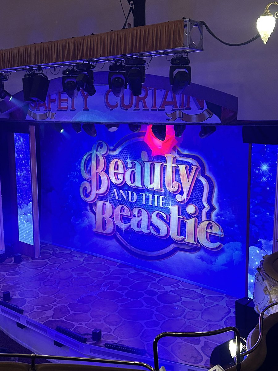 MrsMacKinnonIPS's tweet photo. A wonderful day out for the whole school @GlasgowPavilion to see Beauty and the Beastie! 💜 https://t.co/ldGGsA7gwG