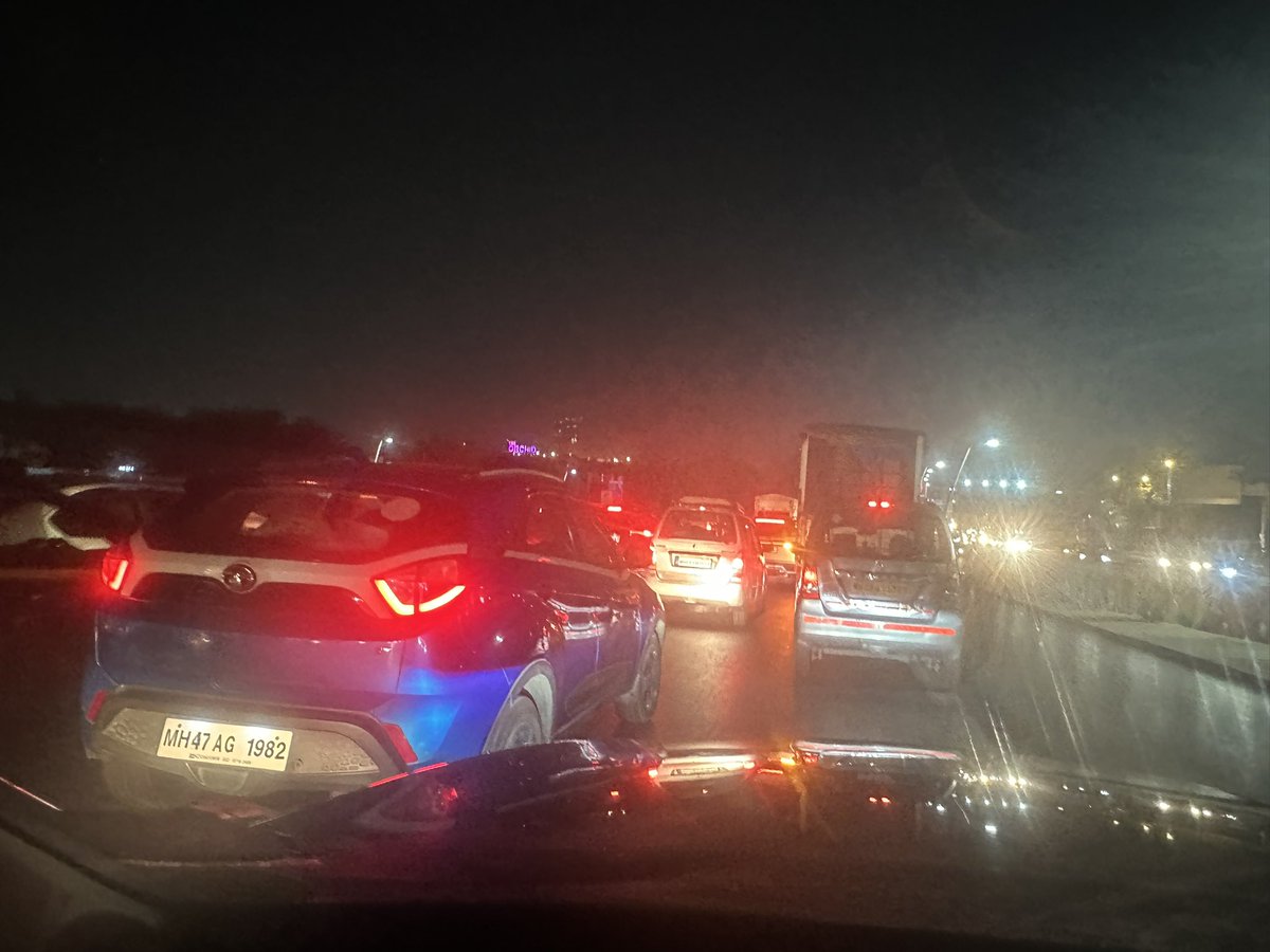 RANA BARUA (RB) (@ranabarua) on Twitter photo The WORST traffic and EXIT that you
can imagine out of any world airport!
World City 🤣
Unbelievable and so unwelcoming!!!
<a href="/MTPHereToHelp/">Mumbai Traffic Police</a> <a href="/MumbaiPolice/">मुंबई पोलीस - Mumbai Police</a>
Zero rules, discipline and total chaos! The WORST traffic and EXIT that you
can imagine out of any world airport!
World City 🤣
Unbelievable and so unwelcoming!!!
<a href="/MTPHereToHelp/">Mumbai Traffic Police</a> <a href="/MumbaiPolice/">मुंबई पोलीस - Mumbai Police</a>
Zero rules, discipline and total chaos!