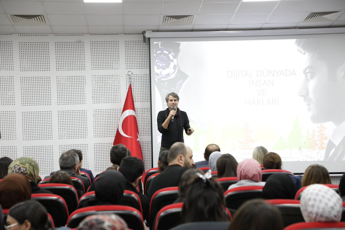 Dijital Dünyada İnsan Hakları Konferansı Düzenlendi

Kütahya Sağlık Bilimleri Üniversitesi tarafından, 10-17 Aralık İnsan Hakları Haftası dolayısıyla "Dijital Dünyada İnsan Hakları Konferansı" düzenlendi. Programa Valimiz Sayın Musa Işın, Kütahya Sağlık Bilimleri Üniversitesi