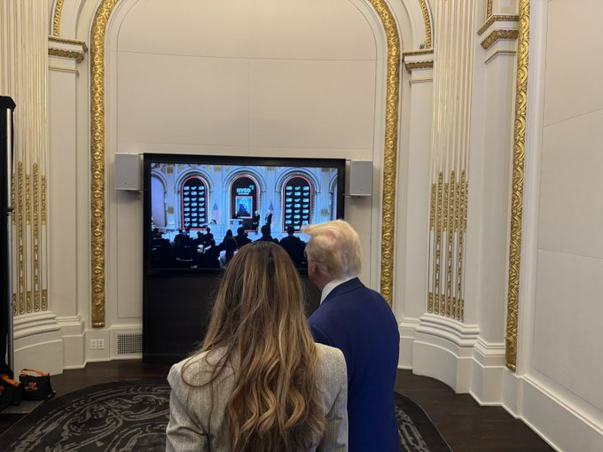 Maria_solara's tweet photo. Ready to ring the bell on the New York Stock Exchange. President Trump will lead a great American comeback! https://t.co/Ufd9kD6EbV