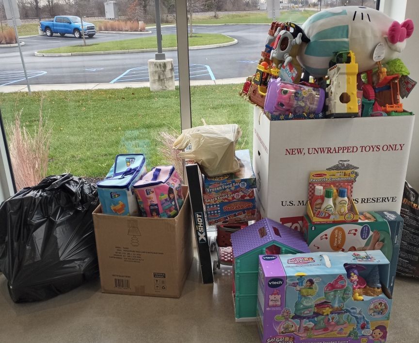 We'd like to thank everyone for donating to our <a href="/ToysForTots_USA/">Toys for Tots</a> toy drive! The toys were picked up this week, but you can still donate online: perrysburg-oh.toysfortots.org/local-coordina…