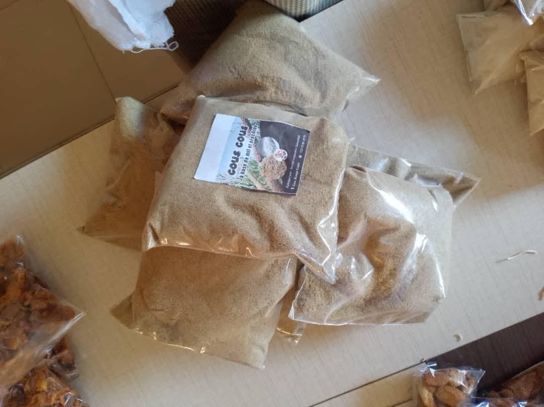 rbm_maroobe's tweet photo. Dans le cadre de #FeedGoodSIAII, deux coopératives maraîchères de Ntillit (#Gao, #Mali) ont été formées par #TASSAGHT sur la transformation agroalimentaire, avec l’appui d’Autre Terre et la DGD-Belgique. Une initiative renforçant l’autonomie des femmes rurales https://t.co/66aYi6MJfo