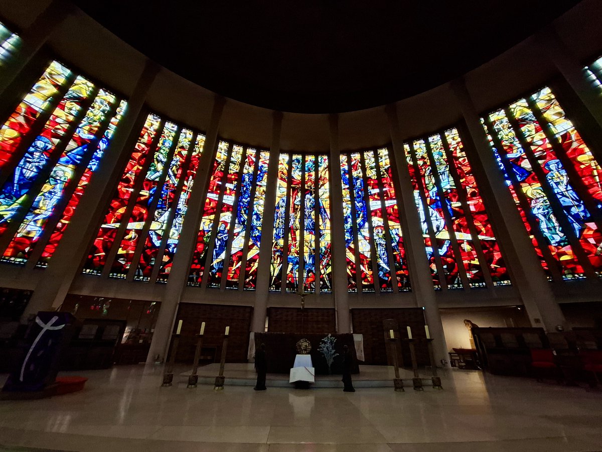 The largest stained glass windows in Europe ! This is the Église Saint-Pierre in Yvetot 😮