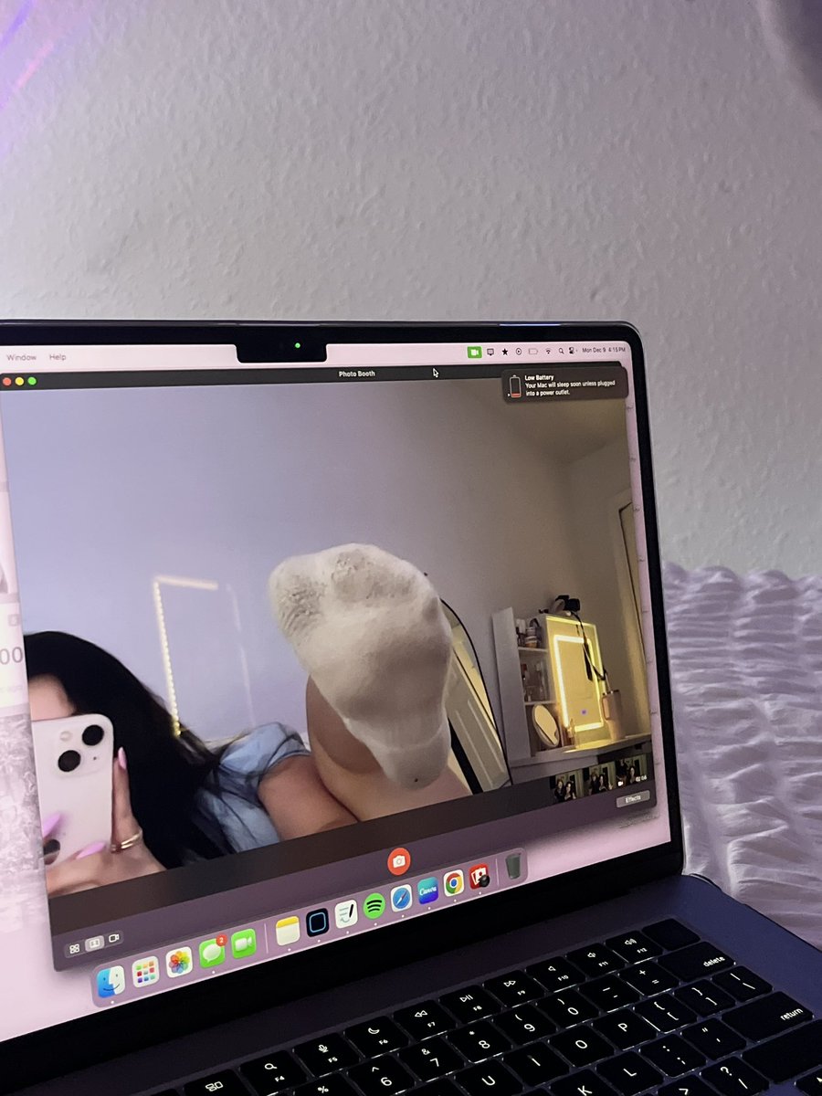 servesavanna's tweet photo. my dirty sock print drives u crazy https://t.co/QogC5HGbFv