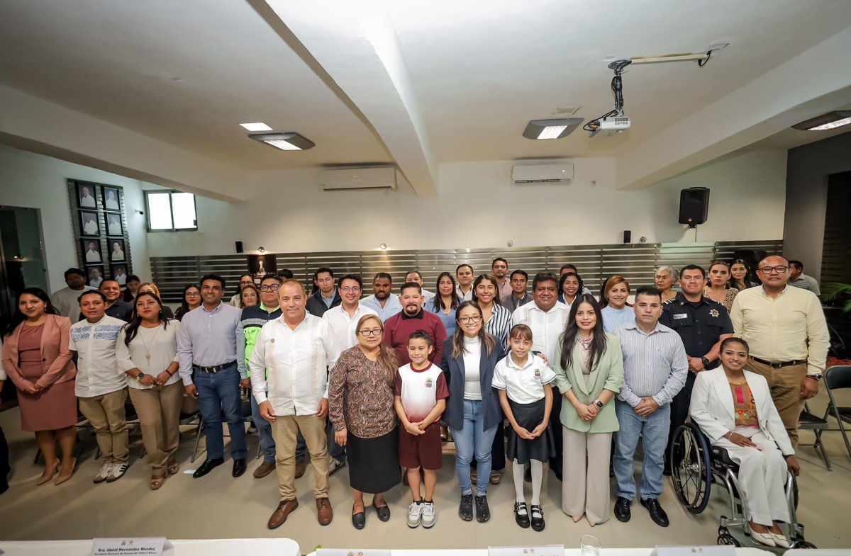 YensunniMtz's tweet photo. Por un municipio en donde nuestras infancias y juventudes vivan felices, en entornos seguros, encabezamos la instalación, toma de protesta y primera sesión ordinaria del Sistema Municipal de Protección Integral de Niñas, Niños y Adolescentes de Othón P. Blanco 2024-2027.
#OPB https://t.co/Q6FZiosYAS