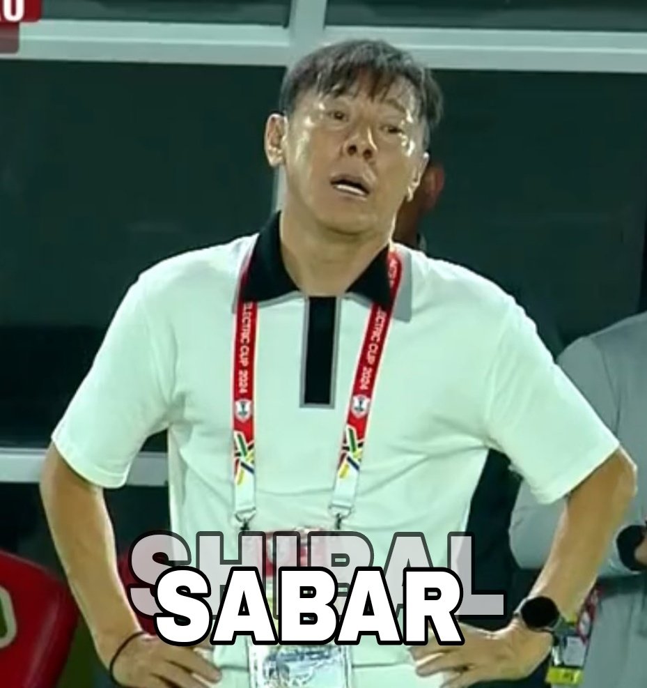 bluejceans's tweet photo. reaksi sty dan penonton liat timnas malem ini : 

#TimnasDay https://t.co/JqwCOUD5TD