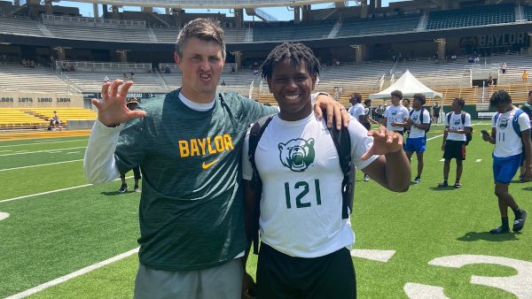 Six Star Football | PLUS+ (@sixstarfootball) on Twitter photo Defensive Breakouts: Top 2026 DL Prospects Set for Big Recruitment Jumps
⭐️On the rise, a look at Texas need to know '26 DL🔥
STORY▶️🔗sixstarfootball.com/article/defens…
<a href="/CeasareWilliams/">Ceasare Williams</a> <a href="/jpweibe67/">Jackson Weibe</a> <a href="/Gavin11Soto/">Gavin Soto</a> @P1_stepppppp @inKpwetrust_ @D1Quenton <a href="/Shaunmcdowell12/">Shaun “Bubba” Mcdowell 3⭐️DT</a> <a href="/devionjackson40/">Devion “Deluxo” Jackson🌟</a> Defensive Breakouts: Top 2026 DL Prospects Set for Big Recruitment Jumps
⭐️On the rise, a look at Texas need to know '26 DL🔥
STORY▶️🔗sixstarfootball.com/article/defens…
<a href="/CeasareWilliams/">Ceasare Williams</a> <a href="/jpweibe67/">Jackson Weibe</a> <a href="/Gavin11Soto/">Gavin Soto</a> @P1_stepppppp @inKpwetrust_ @D1Quenton <a href="/Shaunmcdowell12/">Shaun “Bubba” Mcdowell 3⭐️DT</a> <a href="/devionjackson40/">Devion “Deluxo” Jackson🌟</a>