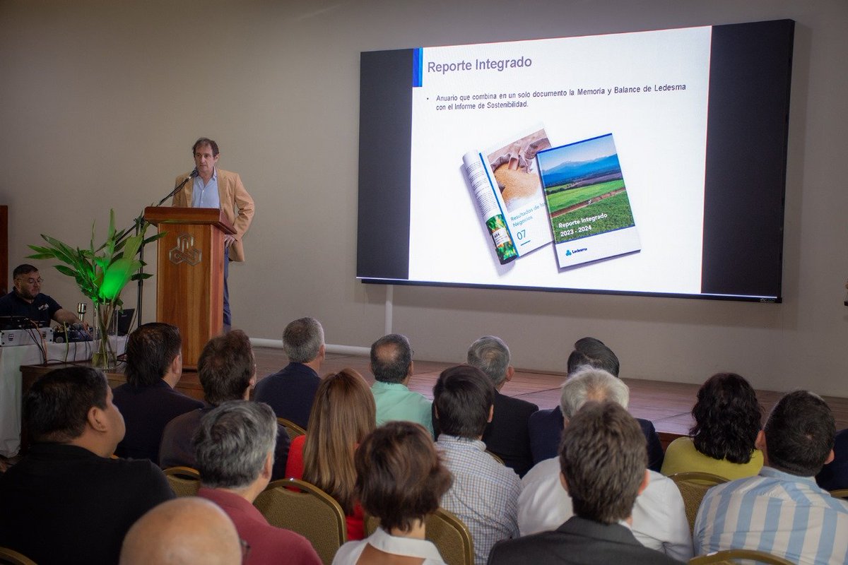 uniRSE's tweet photo. “El único camino para el progreso es la educación” Así lo aseguró el gerente general de @SomosLedesma, Javier Goñi, durante la presentación del nuevo Reporte Integrado de la compañía. El evento tuvo lugar en Jujuy y fue abierto a la comunidad. https://t.co/csk360ro2V https://t.co/jzyohLuzSV