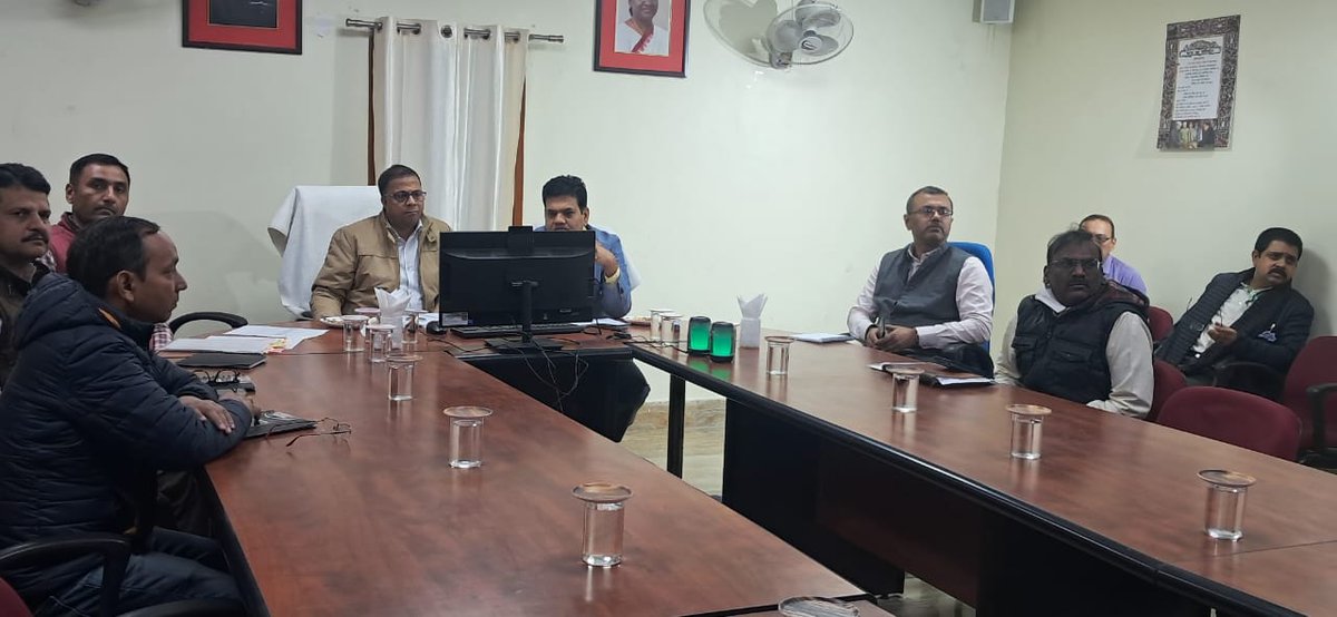 #भारतीय_खाद्य_निगम, आंचलिक कार्यालय (पूर्वी अंचल), कोलकाता के कार्यकारी निदेशक डॉ अश्विनी कुमार गुप्ता ने बिहार दौरा के दौरान आज दिनांक 12.12.2024 को क्षेत्रीय कार्यालय, पटना में महाप्रबंधक (बिहार क्षेत्र) एवं वरिष्ठ अधिकारियों के साथ समीक्षा बैठक में भाग लिया । #FCI