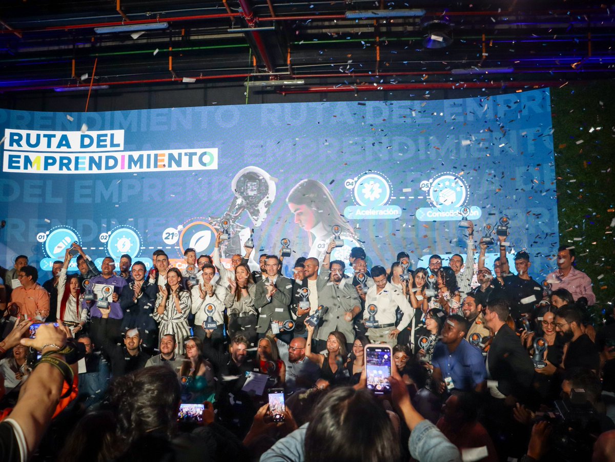 Créame (@infocreame) on Twitter photo 📸¡Los momentos inolvidables de la entrega de incentivos de Capital Semilla! 60 emprendedores, $10 millones cada uno, y un sinfín de sueños por cumplir. Gracias a todos los que hicieron esto posible.
❤️ Medellín, seguimos apostando por el talento local y el desarrollo sostenible. 📸¡Los momentos inolvidables de la entrega de incentivos de Capital Semilla! 60 emprendedores, $10 millones cada uno, y un sinfín de sueños por cumplir. Gracias a todos los que hicieron esto posible.
❤️ Medellín, seguimos apostando por el talento local y el desarrollo sostenible.