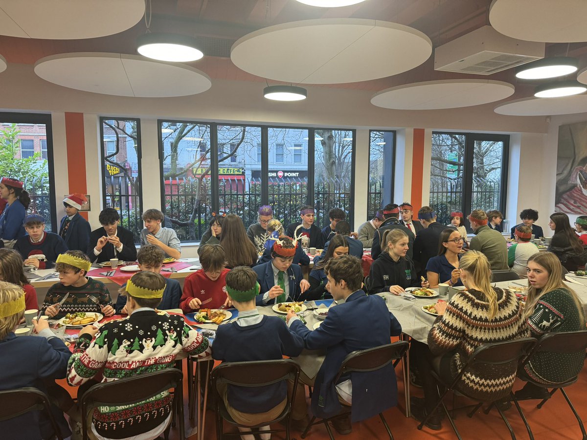 KewHouseHmn's tweet photo. The biggest event in December.. the Christmas lunch! Pupils having lunch as tutor groups. This is when we are reminded just how important vertical tutor grps are. This group has 4 sets of siblings but the whole group has a sense of family. #special  @KewHouseSchool https://t.co/cRKhZih8v8