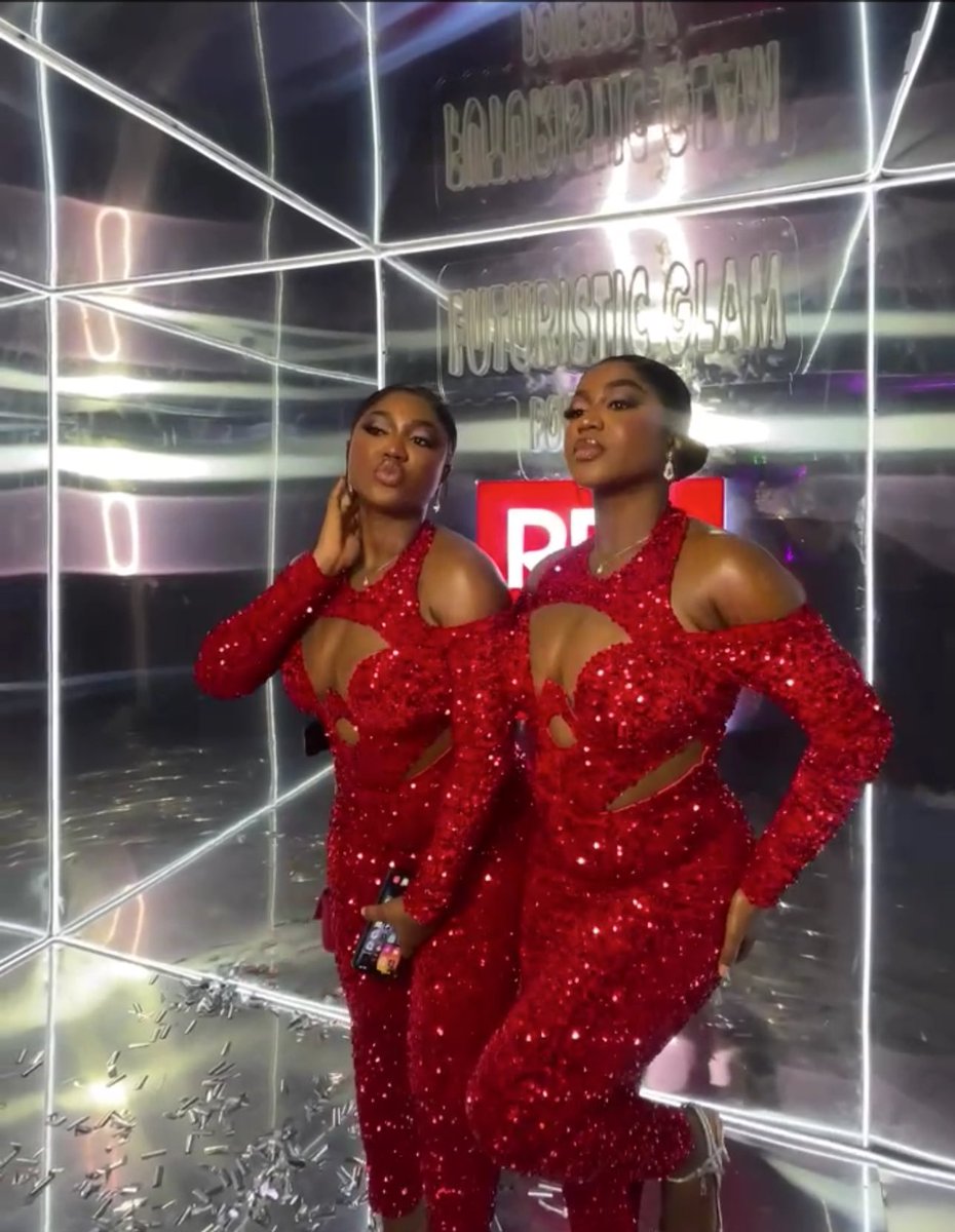 ennybabe_'s tweet photo. Wanni and Handi performing at Uba group end of the year party tonight☺

Red look so good on them❤❤ https://t.co/lNW9ch3bs1