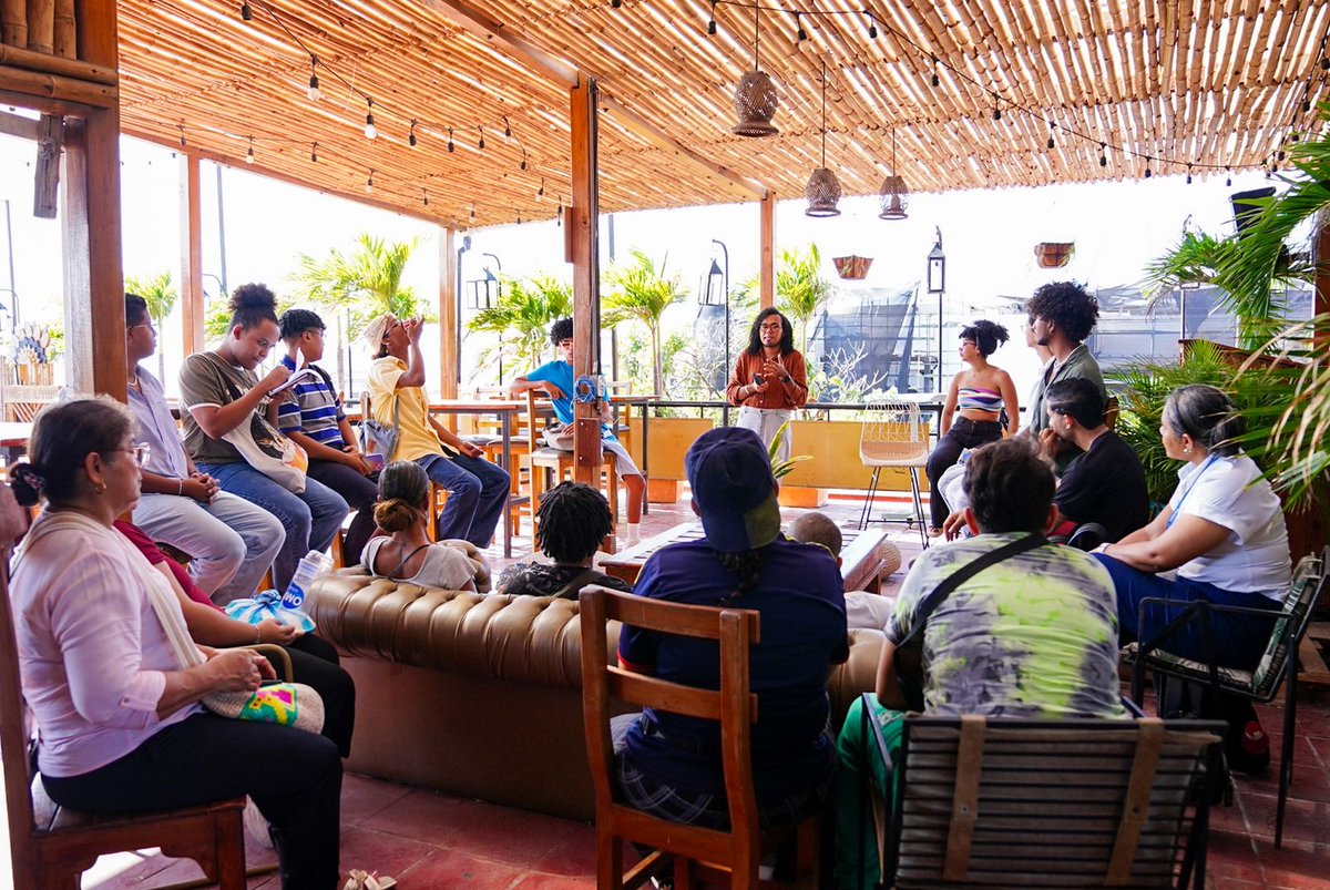 🌈 Culminan las sesiones formativas del proyecto Impulso Diverso ✨

Hoy celebramos la culminación de las sesiones formativas y de caracterización de los emprendimientos LGBT de nuestra ciudad, un esfuerzo liderado por la Secretaría de Desarrollo Social con GSC 💙🤝