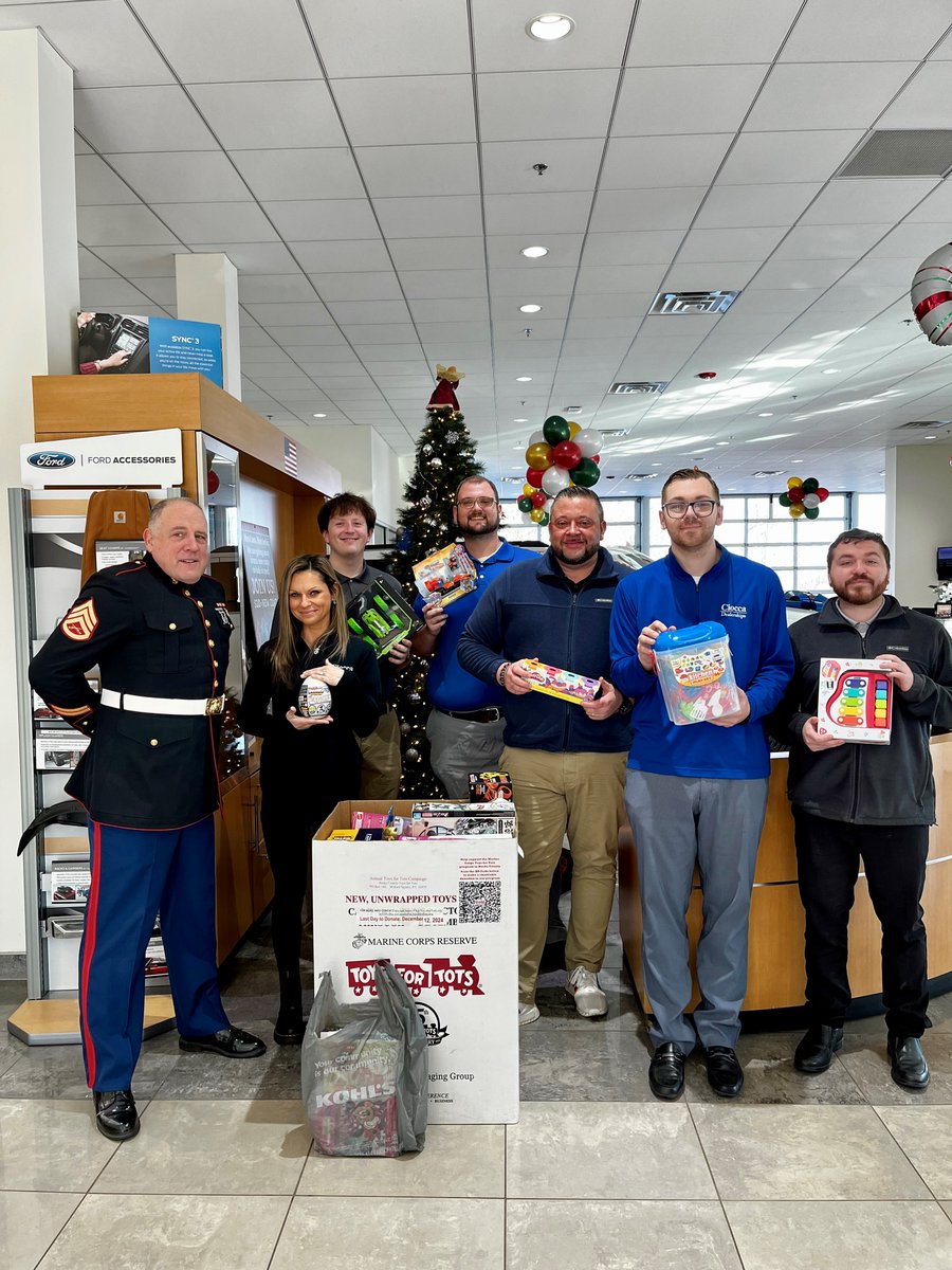 FordSouderton's tweet photo. The @buckscountytoysfortots Marines made their annual visit to Ciocca Ford of Souderton to collect this year’s donations! 🎁🎄

A huge thank you to everyone who helped us spread holiday cheer and support families in need this season.

#CioccaOnSocial #ToysForTots #ford #souderton https://t.co/UcoAWAwTyZ