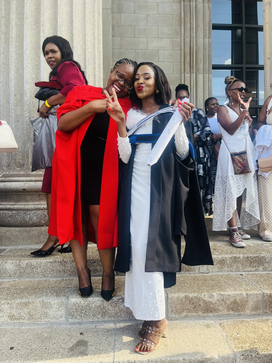 kaystarz's tweet photo. A Huge Congratulations to my student Masentle Phophi โค๏ธ๐ฅณ๐ฅณ๐ฅณ #Day1PGStudent from my new lab #KgoadiLab who just graduated today @WitsUniversity #WitsGrad with her BHSc in Physiology๐๐พ๐๐พ๐๐พ ๐พ๐ฅ#FirstKgoadiLabGraduate ๐๐พ #Witsie4Life I am Super Proud of you #ProudMoments ๐ค๐๐พ๐ซ https://t.co/A1X3Hqya47