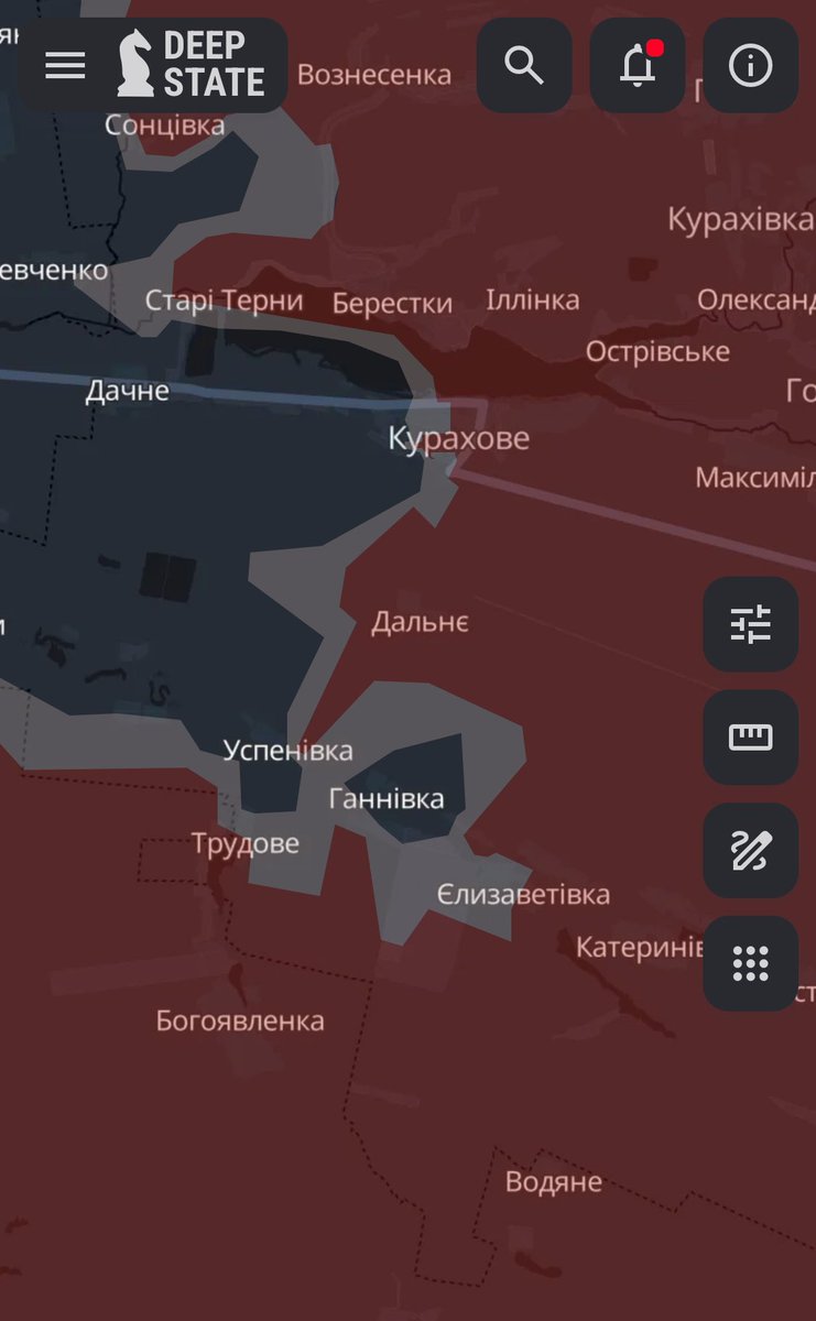 sternenko's tweet photo. Викладена інформація DeepState із Курахівського напрямку, на жаль, відповідає дійсності. Із доповненням — ситуація гірша, аніж описано. 
«…Також за відомою нам інформацією, у ворога є можливість здійснювати маневри між Успенівкою та Ганнівкою, які фактично відрізаються угрупування підрозділів СОУ в мішку».
«Важко зрозуміти сенс утримання "Успенівського мішка", коли ворог продовжує поступового захоплювати Курахове. Нинішня обстановка є результатом бездіяльності або не зовсім зрозумілої діяльності ОТУ «Донецьк». Ворог займає все більшу територію безпосередньо в Успенівці, ризикуючи замкнути кільце та залишити підрозділи Сил Оборони в Ганнівці, Успенівці, Трудовому, Веселому Гаю та Романівці».

Із позитивного тільки те, що командувача ОТУ Донецьк генерала Луценка таки зняли з посади. Аби на підвищення тільки не пішов. 

Життя наших воїнів, які опинилися у оперативному оточенні ще можна врятувати. І необхідно все для цього зробити, поки не пізно. 
Час іде на години. 

Та без системних змін це буде не остання «важка, але контрольована ситуація».
