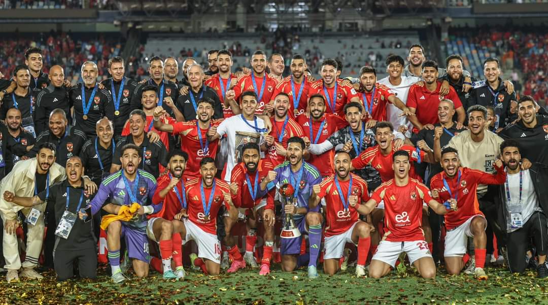 #نهائي_المونديال_ياأهلي
حلمنا طال من زمان من ايام اليابان فرح شعبك يا اهلي 🦅🦅🦅❤️