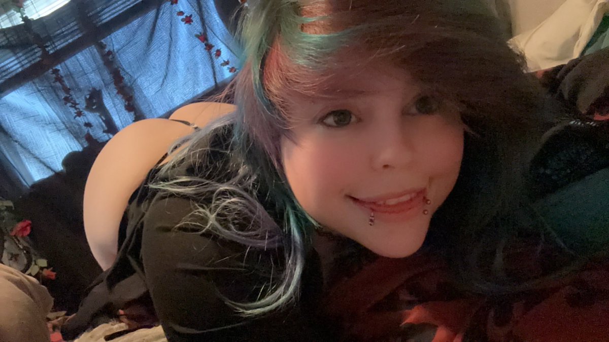 The_Merr_Cat's tweet photo. Sometimes I just wanna show a little booty and post moaning teasers on my OF and Fansly. https://t.co/FqDYgpC5Gr