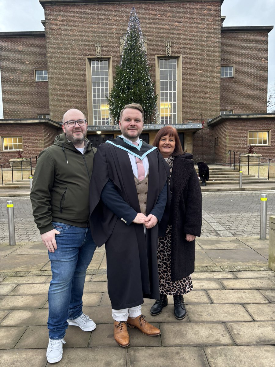 GlennMcDowellRN's tweet photo. Winter Graduation ๐จโ๐ 2024
What a day ๐
Surrounded by the people who have been there and supported me throughout the past 3 years!! Thank you all so much ๐งก
@QUBelfast @QUBSONM @RCNNRN @EmergNursesNI https://t.co/kCtYCEjo2Y