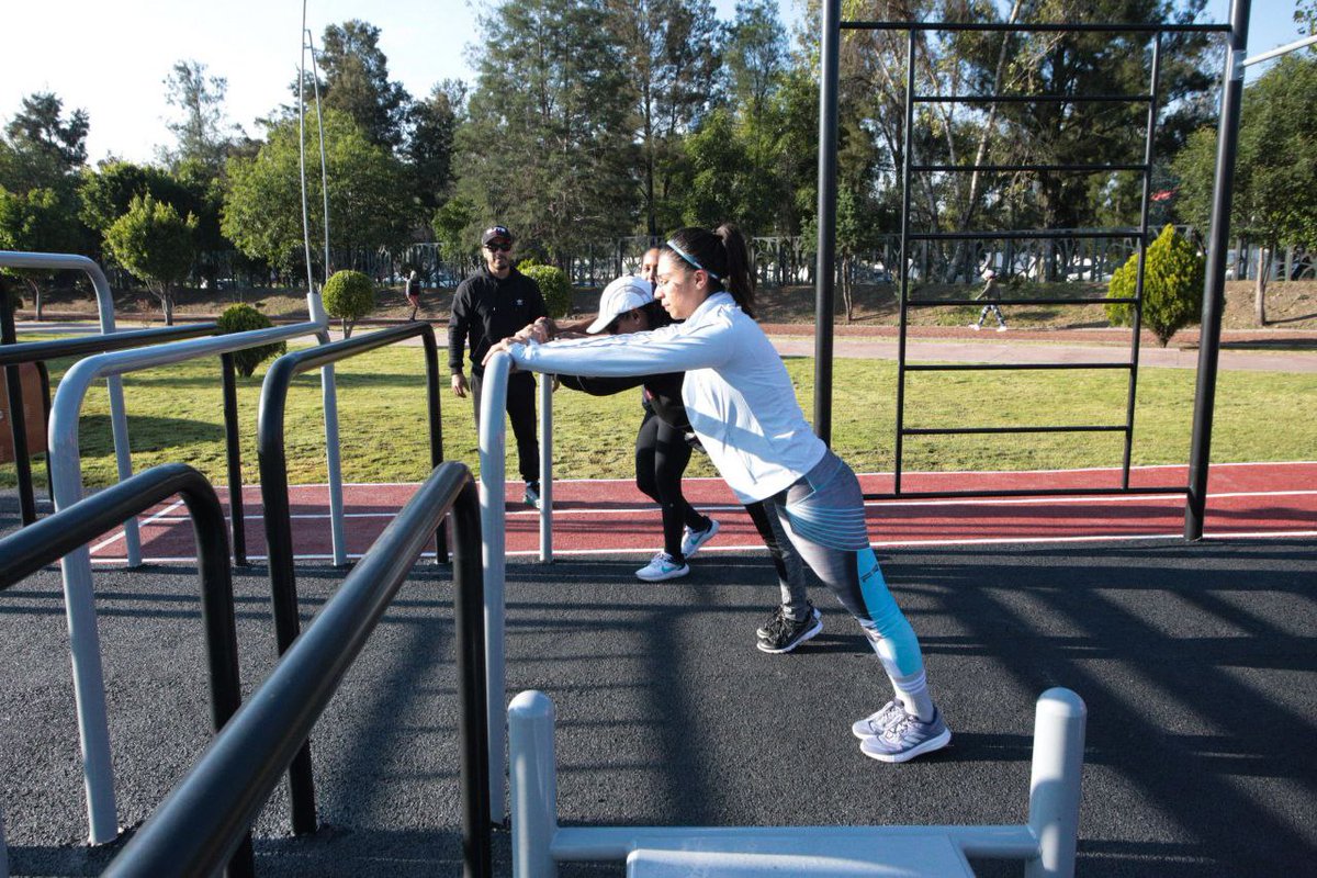 ParquesPuebla's tweet photo. 💥 La calistenia es ideal para entrenar en cualquier momento y lugar. Ven al Parque del Arte y prueba los módulos de calistenia. Usa el código QR para conseguir entrenamientos adaptados a tus necesidades. #ViveTuParque https://t.co/1AoPYvqh8l