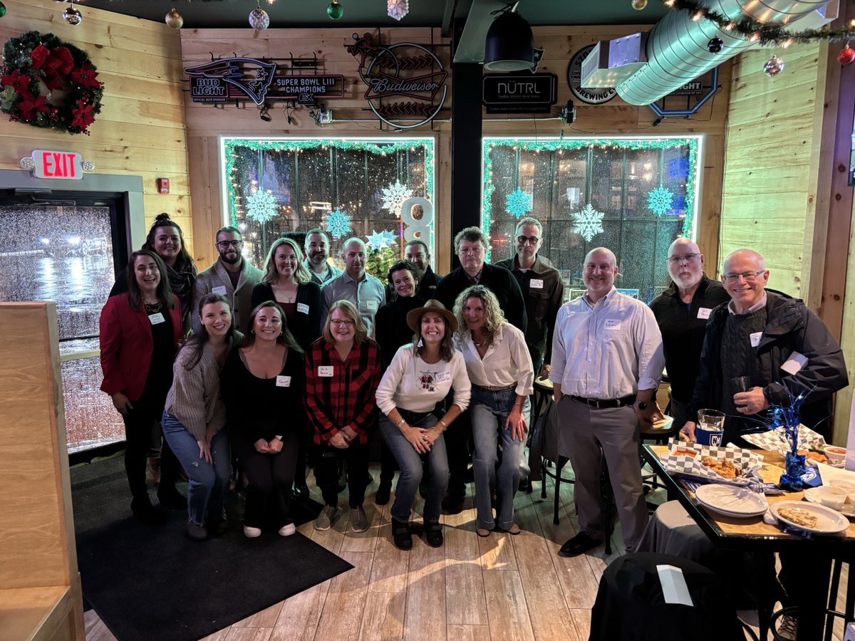 UNHAlumni's tweet photo. The Seacoast Network gathered last night at the Hammer Pub &amp; Grill to celebrate the holidays and promote awareness for students in need. Together the group raised $365.00 dollars towards the Swipe it Forward program that helps to support students with food insecurity. https://t.co/5eNvgkCXll