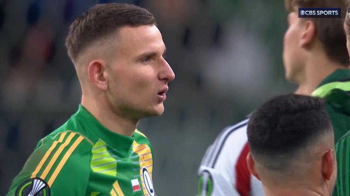 meksyk120's tweet image. Przegrywamy bardzo ważny mecz dla losów rankingu UEFA  w tym sezonie z bezpośrednim rywalem o miejsca -15

Szkoda, bardzo głupio stracone bramki. Kobylak niestety nie jest zawodnikiem na ten poziom #LEGLUG