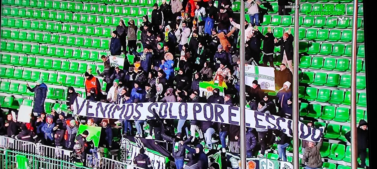 Calleti_Antonio's tweet photo. "Venimos solo por el escudo"

La demoledora pancarta de los aficionados del Real Betis en Moldavia. Y desde luego. https://t.co/TTTQShXzkQ