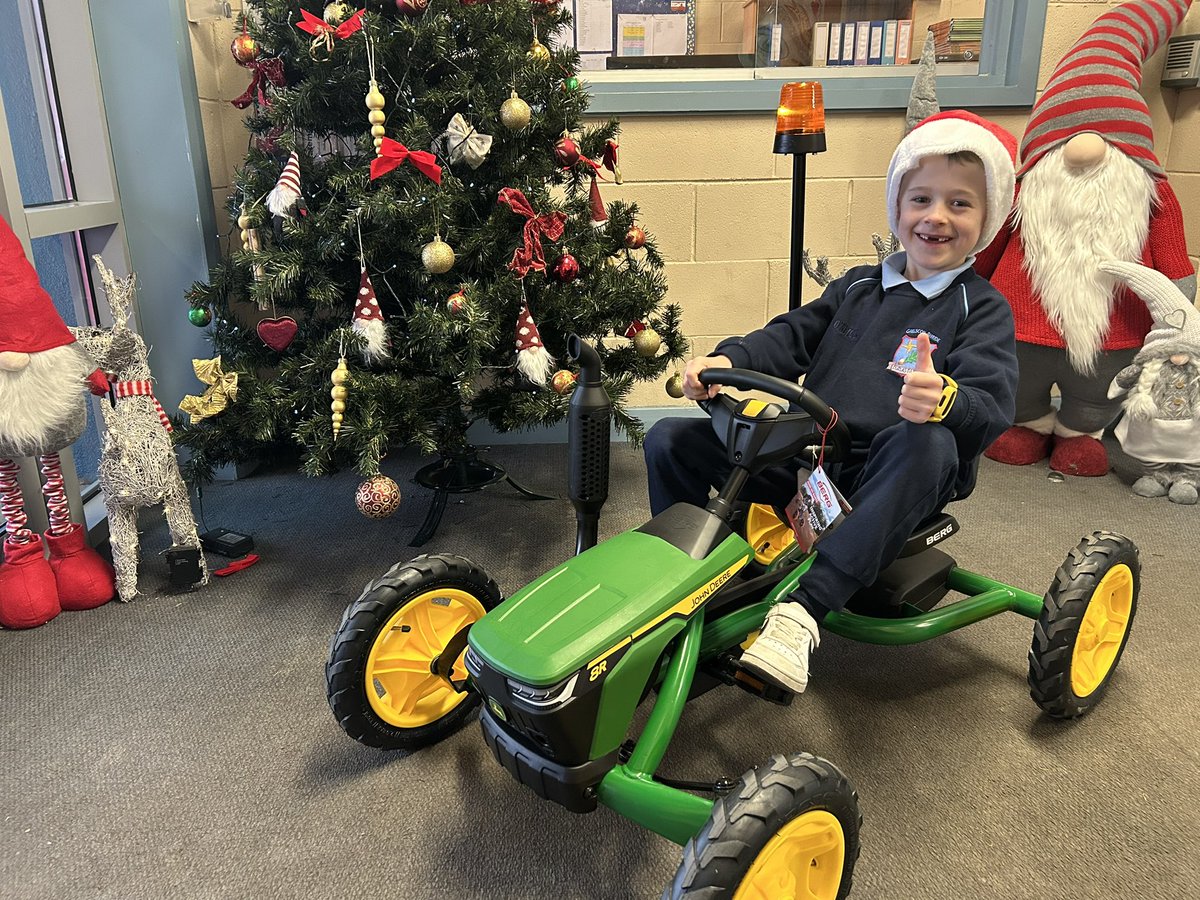 Tacaigh le Crannchur na Nollag! Duaiseanna iontacha le buachaint!