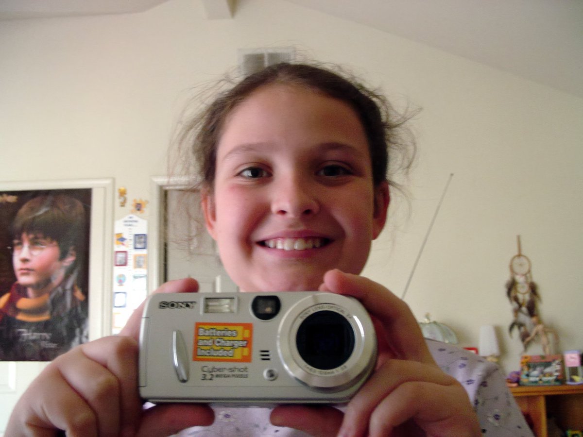 Valentina Vee tweet media