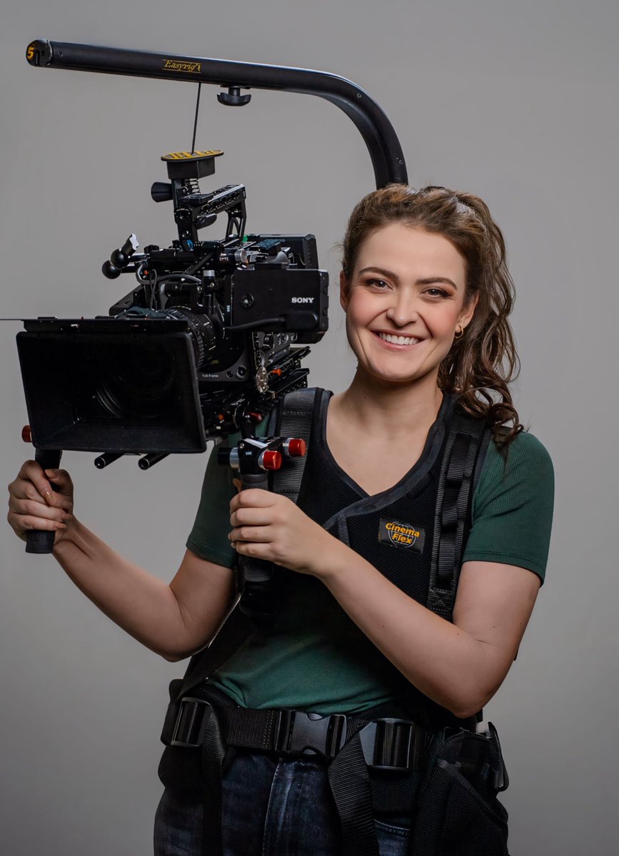 Valentina Vee tweet media