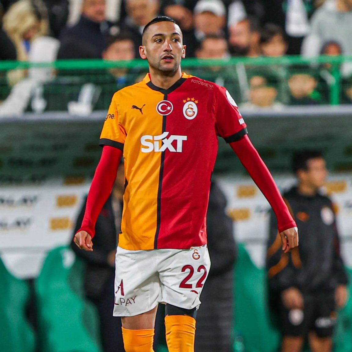 tanerdeath's tweet photo. Yok Ziyech'lik maç. Yok bazuka çeker. Yok maçı tek başına aldırır. Geçin bunları. Tek başına tüm takımın emeğini hiç etti.

Ruhsuz oyuncu istemiyoruz !!! https://t.co/yhE0EOVuml