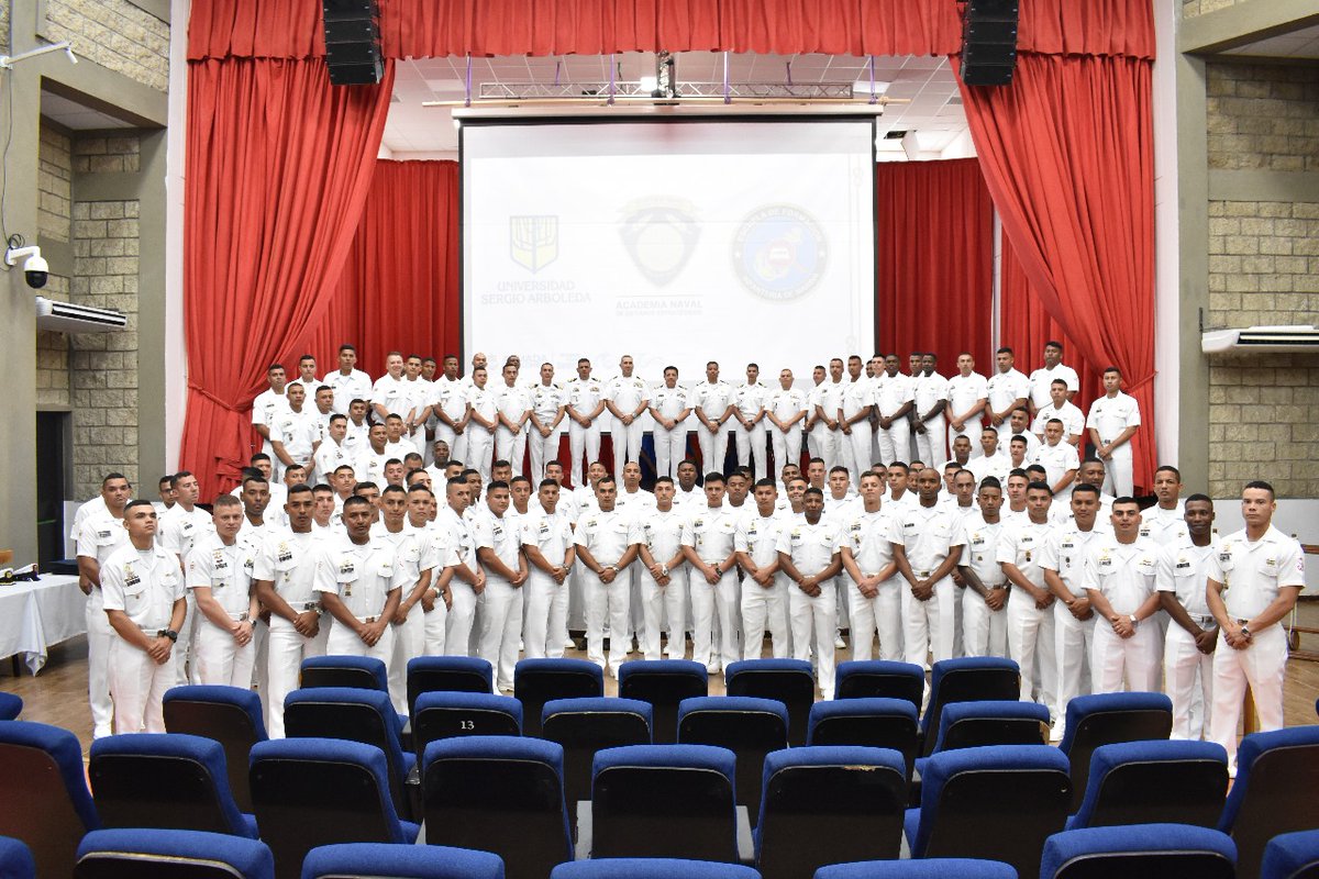 ANEES_ARC's tweet photo. Abordo de la @EfimOficial se realizó la Clausura de 2 Diplomados en Historia Naval y Pensadores Estratégicos; programas académicos diseñados por la ANEES, para el personal de Suboficiales Alumnos del Curso de Capacitación Intermedia.  #HistoriaNaval #ProtegemoselAzuldelaBandera🌊 https://t.co/n6ilJyXR6w