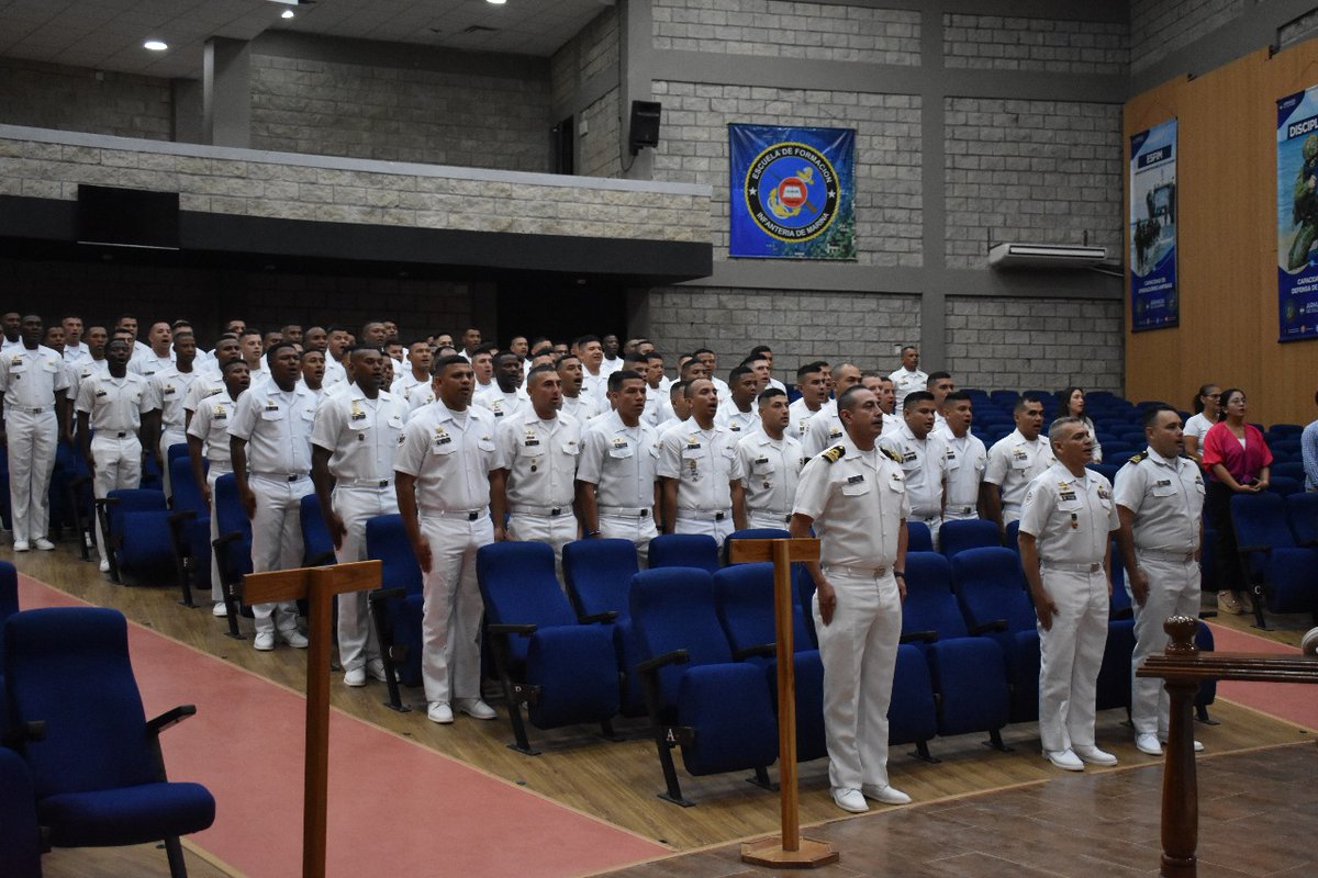 ANEES_ARC's tweet photo. Abordo de la @EfimOficial se realizó la Clausura de 2 Diplomados en Historia Naval y Pensadores Estratégicos; programas académicos diseñados por la ANEES, para el personal de Suboficiales Alumnos del Curso de Capacitación Intermedia.  #HistoriaNaval #ProtegemoselAzuldelaBandera🌊 https://t.co/n6ilJyXR6w