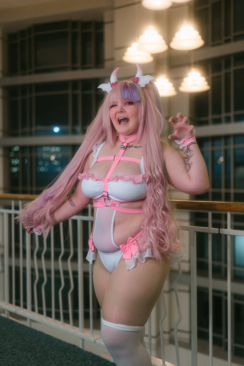 _kaitlynloves's tweet photo. A few of my faves from my @ironmouse x @moeflavor shoot! 💖💜

📸: shots_by_minh on IG! https://t.co/OQe5Exs9DI