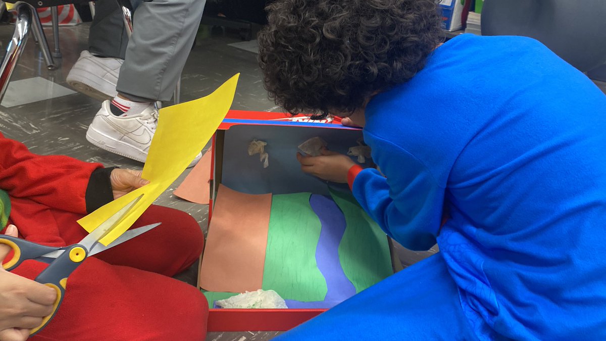 Laura Winik tweet media