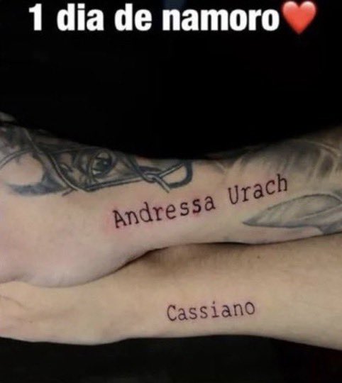 Vazeii69's tweet photo. 🚨FAMOSOS: 8 dias após fazer tatuagem comemorando 1 dia de namoro, Andressa Urach anuncia término do relacionamento com Cassiano.

🧶Veja nos comentários https://t.co/5HuFFIl6w3