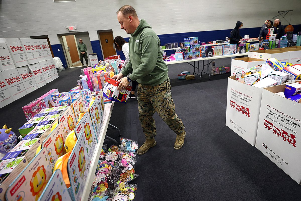 TimBathKT's tweet image. Marine Corps Toys for Tots supported by Goodfellows and UAW685. More photos at: kokomotribune.com/news/photos-to…