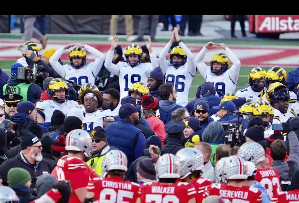 El_DustyTucker's tweet image. got my tix bro or is Ohio making it illegal for michigan fans to enter? #bet #goblue #trollingisfun