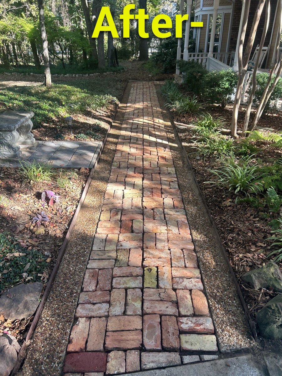 ARPWASH's tweet photo. Nice before and after of a #paver wash in #southlake Texas.  Free quotes at https://t.co/UkNVz659n0 or 817-229-2022 https://t.co/GBb6OvRX1o
