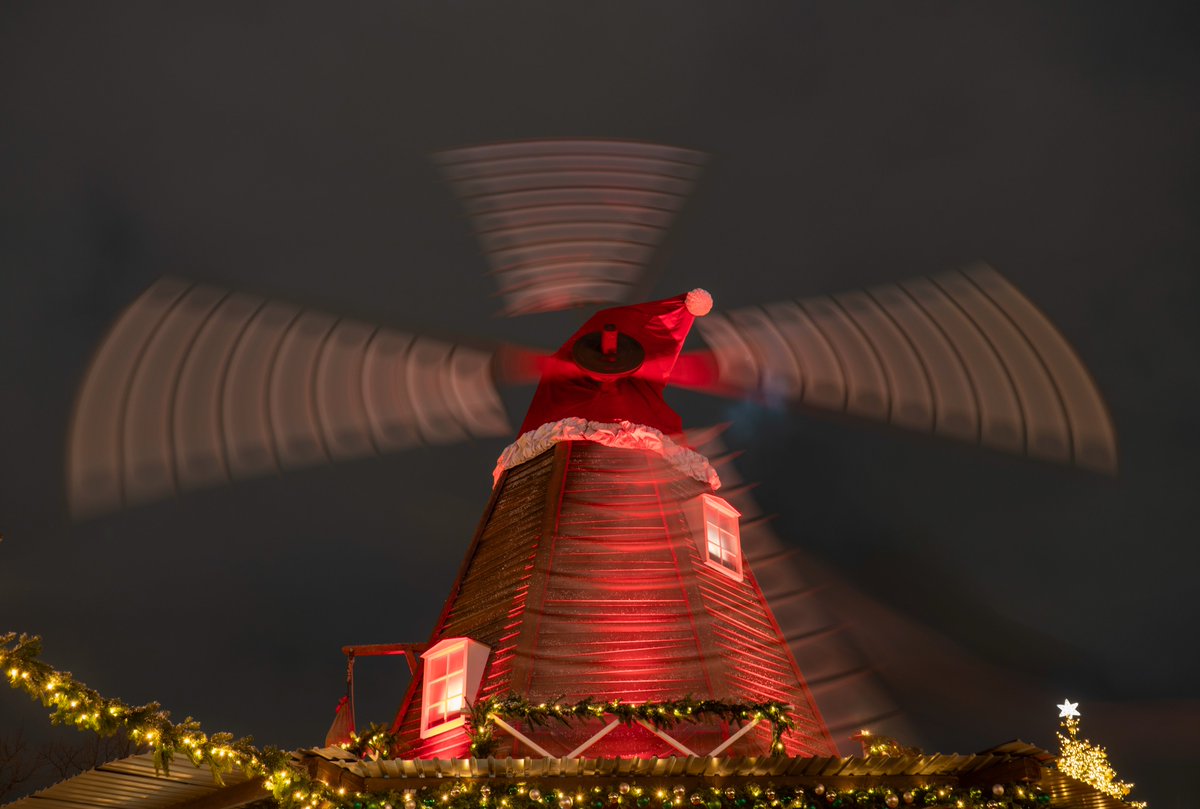 DorteHedengran's tweet photo. The enchanting mill adorned with a Santa hat adds to the magical atmosphere of Tivoli Gardens in Copenhagen tonight ๐ฅด๐
#Denmark #Nikon #streetphotography #photooftheday #December12th #ThursdayVibes #ThursdayMood #Thursday #christmas #night
๐ธDorte Hedengran https://t.co/CVWnDqvSrx