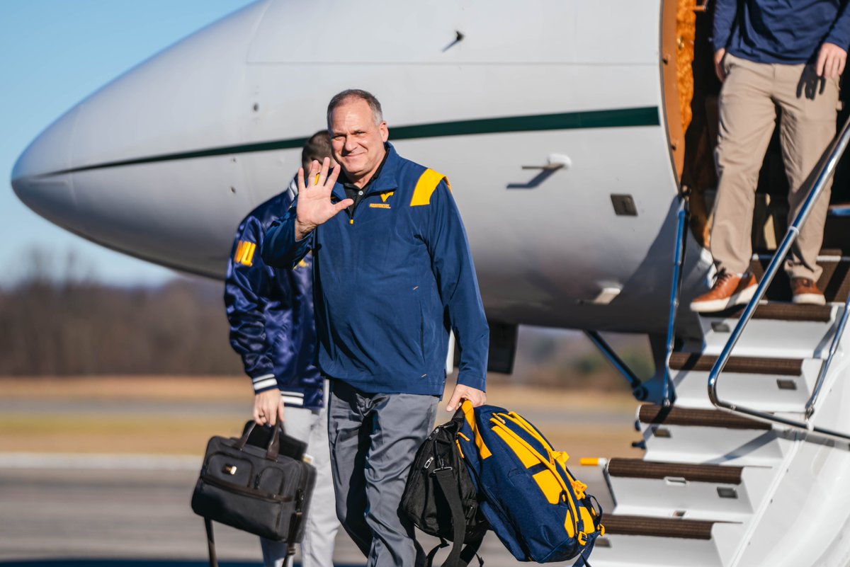WVUfootball's tweet photo. Back where they belong 👋

Welcome home, @RealCoachRod! https://t.co/tatOI11m8g