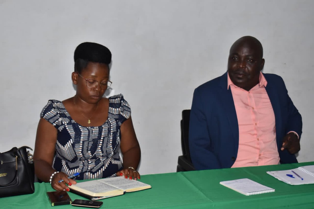 BubanzaCommune2's tweet photo. 1/2 #BUBANZA:Le président de la fédération provinciale des éleveurs des porcs, en @BubanzaProvince, #Liévin_Justin_Yaramba, a réuni, ce Jeudi, les représentants de leurs coopératives, ils échangeaient sur les bonnes pratiques de cet élevage et la bonne gestion de ces coopératives https://t.co/SOJVmBFsvW