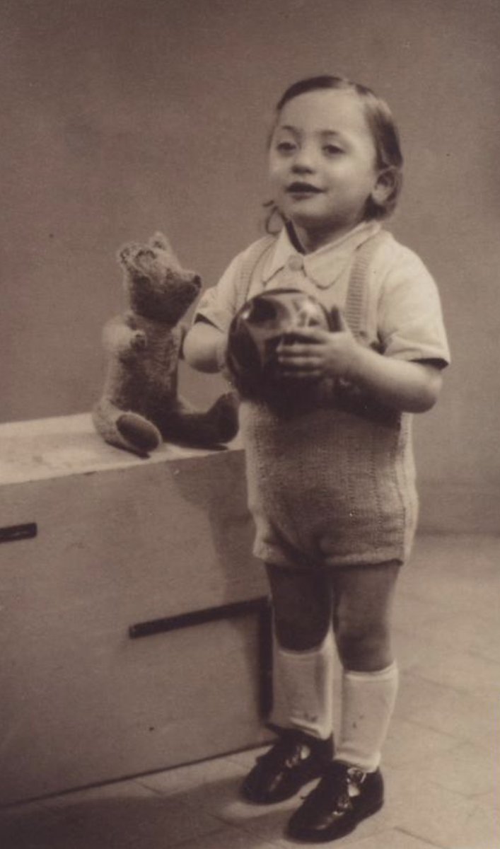 12 December 1938 | French Jewish boy, Abel Bac, was born in Paris.

He was deported to #Auschwitz from #Drancy on 25 September 1942. He was murdered in a gas chamber after arrival selection.