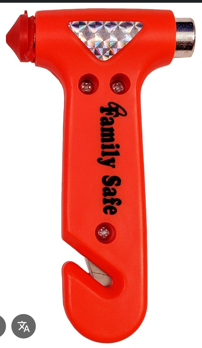 MonotonousBeach's tweet photo. @RomainHedouin Very true, plus a seatbelt cutter and window breaker. https://t.co/98SLGn3OPj