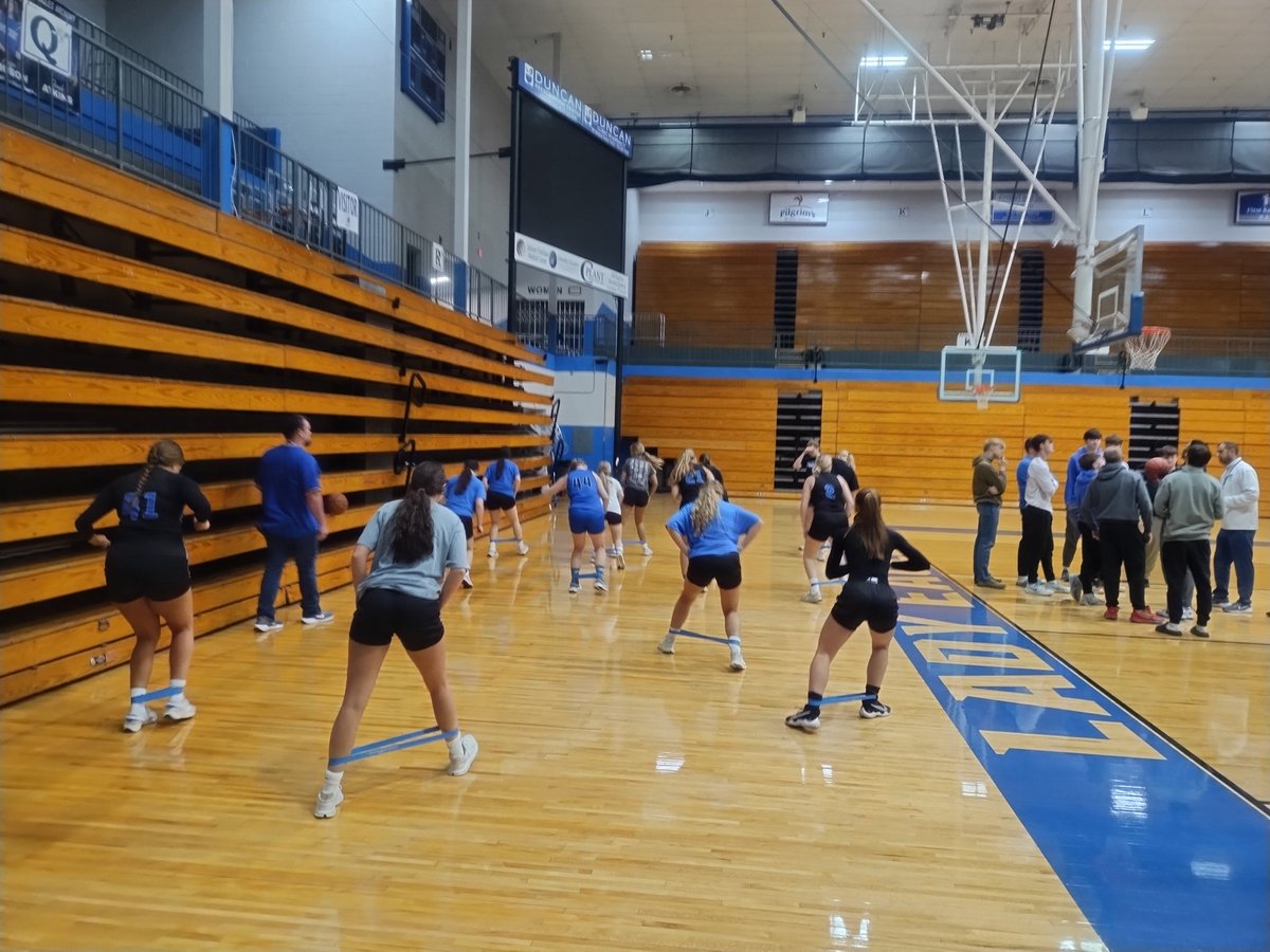 LyndonDunning4's tweet photo. Lady Eagle Basketball is getting a workout today during upper limits. https://t.co/A0nAee6ItJ