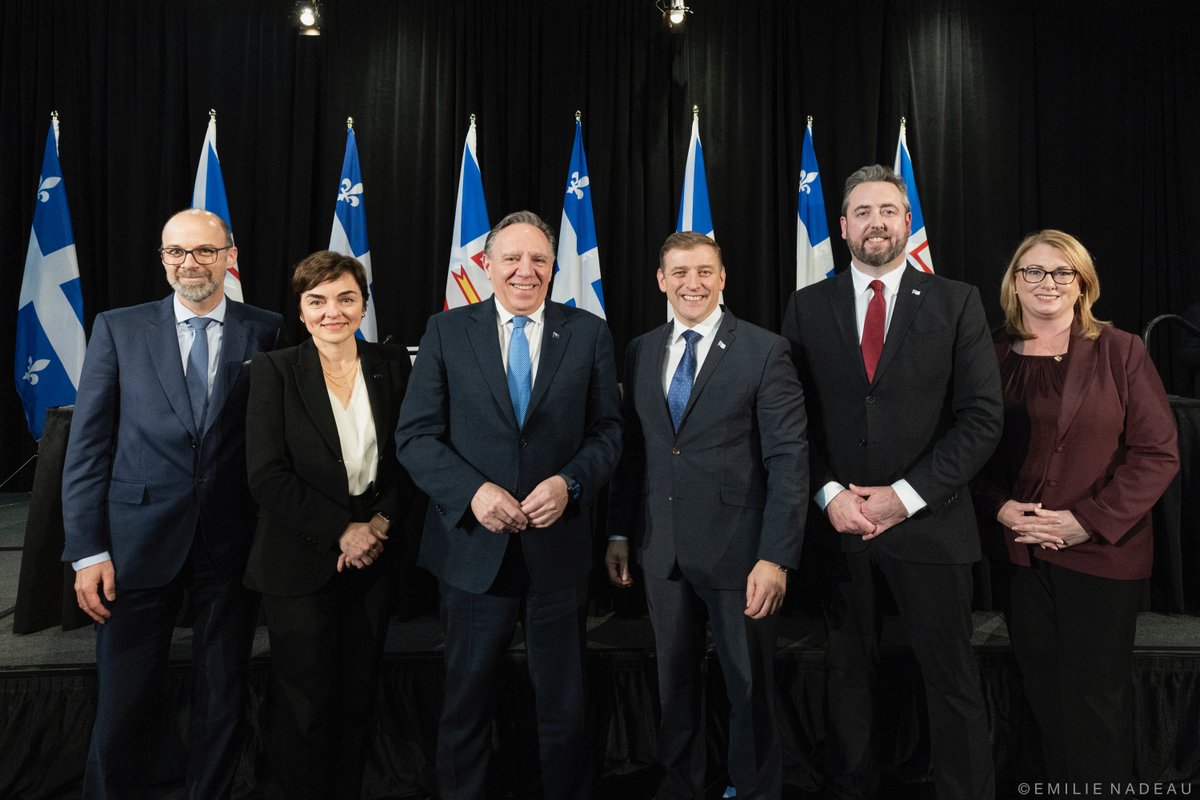 francoislegault's tweet photo. Je suis fier d’annoncer la signature d’une entente historique entre le Québec et Terre-Neuve-et-Labrador sur 50 ans, de 2025 à 2075!

Ça fait quatre ans que le premier ministre Andrew Furey et moi avons des discussions. Terre-Neuve voulait renégocier l’entente de Churchill Falls de 1969, et nous, on voulait savoir ce qui arriverait après la fin de l’entente, en 2041. Churchill Falls représente 15% de l’électricité qu’on consomme au Québec, c’était important de la sécuriser.

La nouvelle entente va nous permettre de protéger le tarif d’électricité résidentiel payé par les Québécois en limitant les augmentations à 3%. Les Québécois vont continuer d’avoir les tarifs les plus bas en Amérique du Nord.

On voulait aussi travailler sur de nouveaux projets au Labrador: augmenter la capacité de Churchill Falls et développer, ensemble, un nouveau projet à Gull Island.

On s’est entendus pour développer une capacité additionnelle d’électricité de 2 400 mégawatts pour le Québec, soit une augmentation de 50%.

Pour Terre-Neuve, c’est un bénéfice de 200 milliards $ sur la durée de l’entente. Pour le Québec, c’est une économie de 200 milliards $ par rapport aux projets alternatifs.

L’idée, ce n’était pas d’avoir une entente à court terme où il y a un gagnant et un perdant. On voulait que, dans 50 ans, nos enfants ou nos petits-enfants trouvent qu’on a conclu une entente gagnant-gagnant.

Cette entente est la plus grande réalisation de notre gouvernement pour les prochaines générations de Québécois. C’est un jour historique pour le Québec et Terre-Neuve!