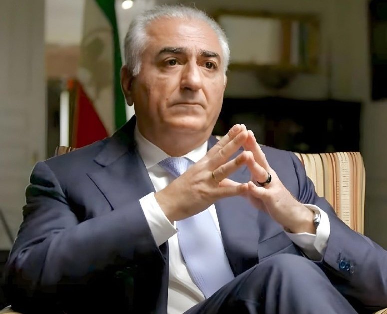 JamesDeanUFO's tweet photo. این تصویر رضاشاه دوم بیشتر از کل تاریخ فعالیت مریم رجوی لایک می‌خوره؟! تا فاکس‌نیوز غلط بکنه برای مردم ایران، #رجوی_گوه_خورد بتراشه؟
#KingRezaPahlavi https://t.co/kLrsHOqwZN