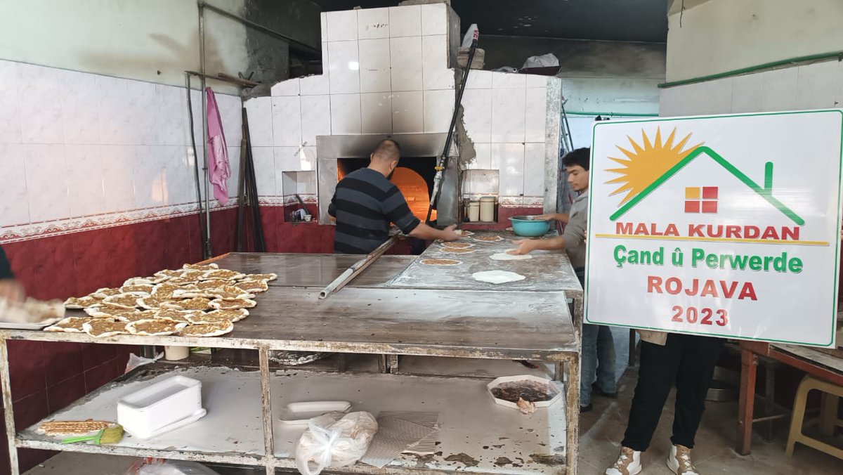 Mala_Kurdan's tweet photo. 🌮Ev e jî xwarin a îro ye ji bo xelkê me yê penaber 🌮
Mala hemû Xêrxwaz û Alîkaran ava.
Gelek spas 🙏
#destbiderojava #Kurdistan #Kurds #Kurdish #Rojava https://t.co/UXUePt6Mf0
