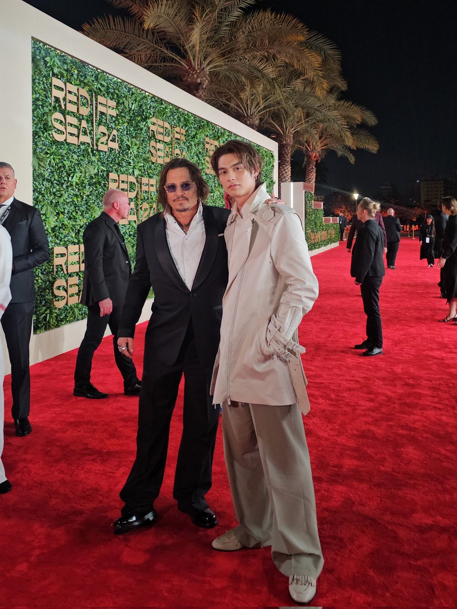 cloud9_ent_ofc's tweet image. Johnny Depp 🖤

#RedSeaClosingxBRIGHT
#RSIFF24
#RedSeaInternationalFilmFestival
#bbrightvc 
#Cloud9Ent